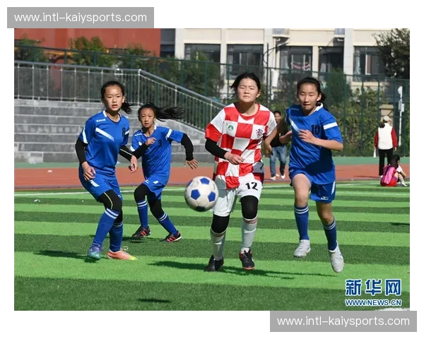 绿茵逐梦，情系中原：河南建业与申花的恩怨情仇与足球信仰